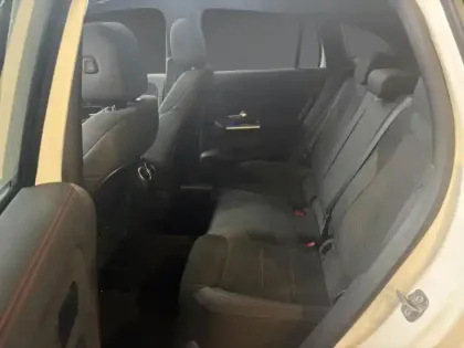 Photo 13 Mercedes GLA 200 d AMG Line