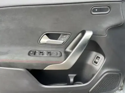 Photo 16 Mercedes Classe A 250 e Hybrid EQ AMG Line