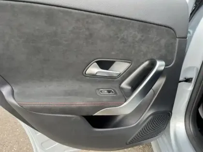 Photo 14 Mercedes Classe A 250 e Hybrid EQ AMG Line