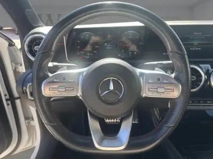 Photo 17 Mercedes Classe A 200 d AMG Line