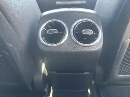 Photo 11 Mercedes Classe A 200 d AMG Line