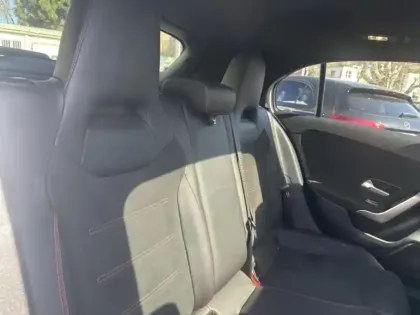 Photo 12 Mercedes Classe A 200 d AMG Line