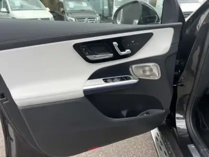 Photo 12 Mercedes Classe GLC GLC 220 d 4MATIC AMG Line