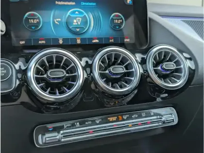 Photo 13 Mercedes GLA 250 e 