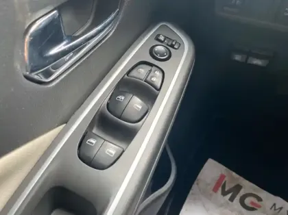 Photo 5 Nissan Micra 1.0 IG-T 100ch N-Connecta 2020