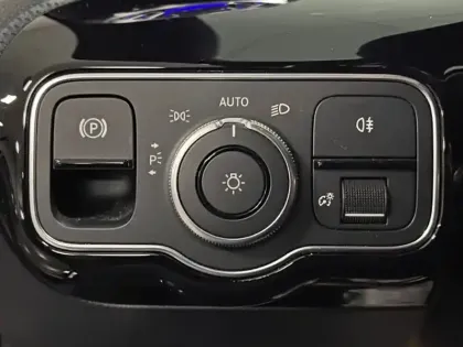 Photo 18 Mercedes Classe A 200 d 150ch AMG Line 8G-DCT