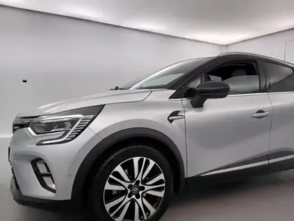 Photo 17 Renault Captur E-Tech Plug-in 160 Initiale Paris