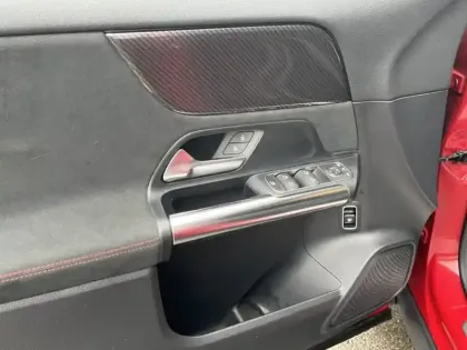 Photo 14 Mercedes GLA 200 d AMG Line