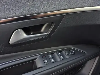 Photo 30 Peugeot 3008 Gén. II Ph2 Allure 5