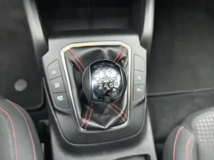 Photo 7 Ford Focus 1.0 EcoBoost 125ch ST-Line