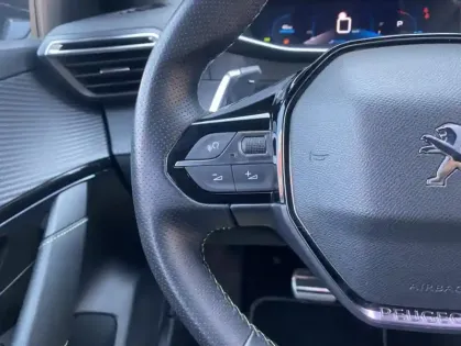 Photo 27 Peugeot 208 II PureTech 100 S&S EAT8 GT