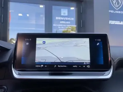 Photo 13 Peugeot 208 II PureTech 100 S&S EAT8 GT