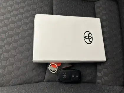 Photo 12 Toyota Yaris Hybride 116h Design