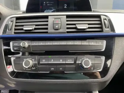 Photo 6 BMW Serie 1 II 116i Sport