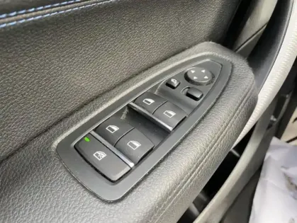 Photo 21 BMW Serie 1 II 116i Sport