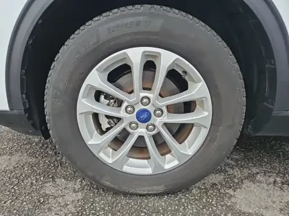 Photo 13 Ford Kuga 2.5 Duratec 190ch FHEV E85 Titanium BVA