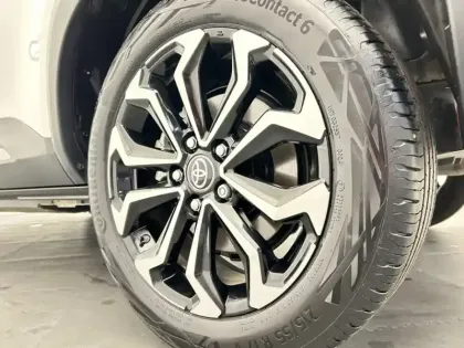 Photo 8 Toyota Yaris 1.5 116H DESIGN