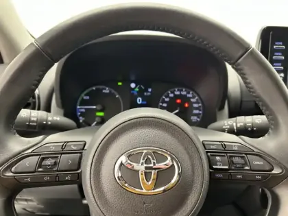 Photo 13 Toyota Yaris Hybride 116h Dynamic