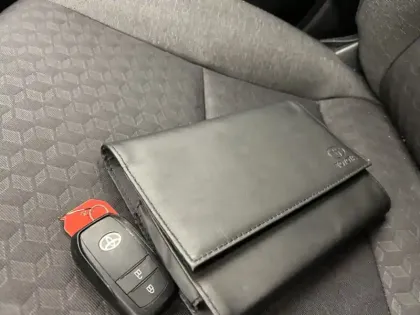 Photo 16 Toyota Yaris Hybride 116h Dynamic