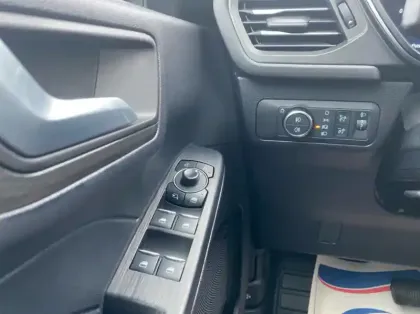 Photo 5 Ford Kuga 2.5 Duratec 180ch Hybrid FlexiFuel Titanium Business Powershift