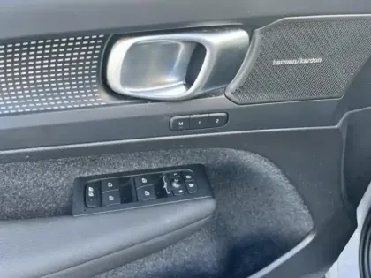 Photo 12 Volvo Xc40  B3 163ch Ultra DCT 7