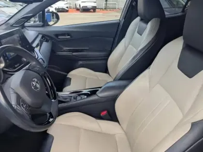 Photo 21 Toyota C-HR  122h Edition 2WD E-CVT RC18