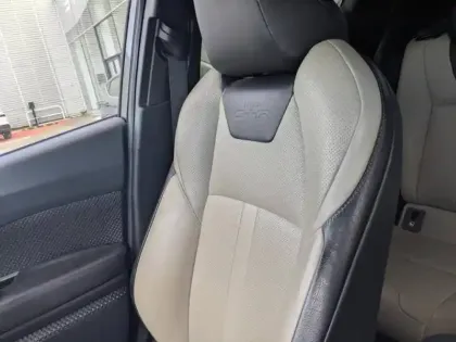 Photo 28 Toyota C-HR  122h Edition 2WD E-CVT RC18