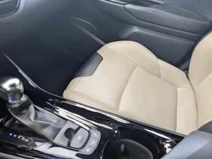 Photo 23 Toyota C-HR  122h Edition 2WD E-CVT RC18