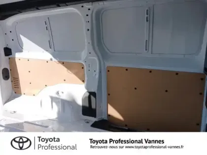 Photo 6 Toyota Proace  Long 75kWh Business Electric RC23