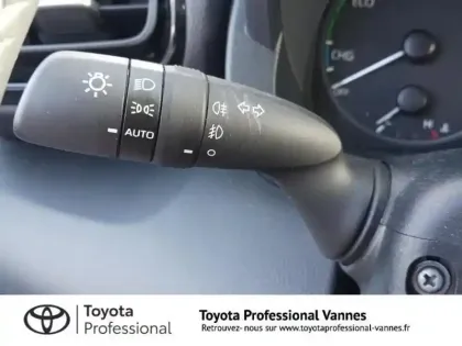 Photo 13 Toyota Yaris  Affaires 116h Dynamic Business Affaires MC24