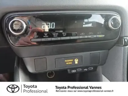 Photo 14 Toyota Yaris  Affaires 116h Dynamic Business Affaires MC24