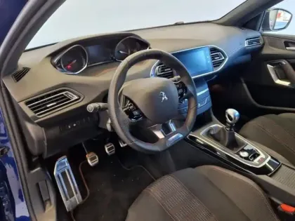 Photo 10 Peugeot 308  SW 1.2 PureTech 130ch E6.c S&S GT Line 6cv