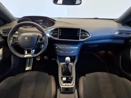 Photo 9 Peugeot 308  SW 1.2 PureTech 130ch E6.c S&S GT Line 6cv