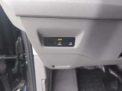 Photo 14 Volkswagen Crafter  Fg 35 L3H3 2.0 TDI 140ch Business Traction BVA8