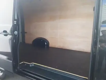 Photo 8 Volkswagen Crafter  Fg 35 L3H3 2.0 TDI 140ch Business Traction BVA8