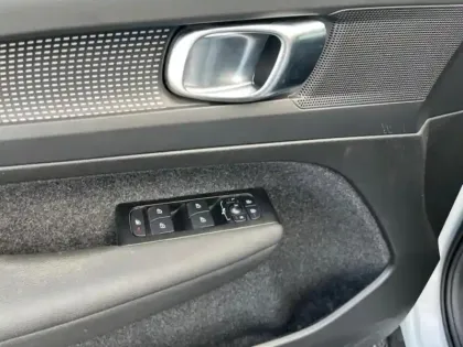 Photo 13 Volvo Xc40 Gén. I Ph1 R-Design 5