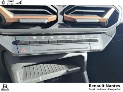 Photo 11 Dacia Duster  1.6 hybrid 140ch Extreme