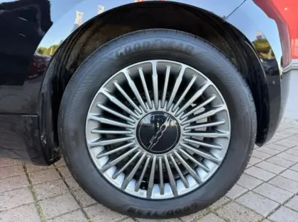 Photo 8 Fiat 500  e 118ch Icône