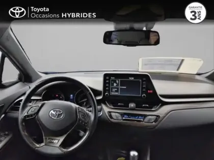 Photo 7 Toyota C-HR  122h Distinctive 2WD E-CVT RC18