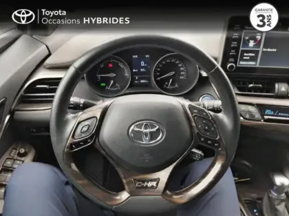 Photo 8 Toyota C-HR  122h Distinctive 2WD E-CVT RC18