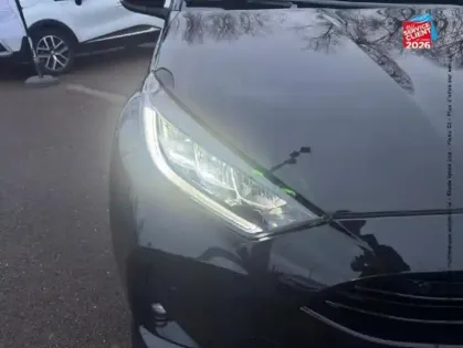 Photo 12 Toyota Yaris  116h Design 5p MY22 Camera