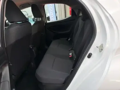 Photo 11 Toyota Yaris  116h Dynamic Business + Programme Beyond Zero Academy 5p MC24