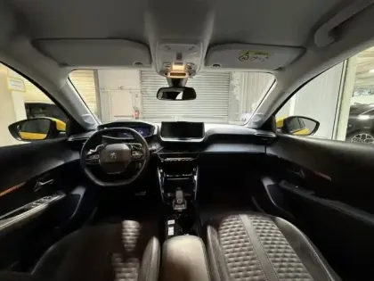 Photo 11 Peugeot 208 Gén. II Ph1 NG Roadtrip 5