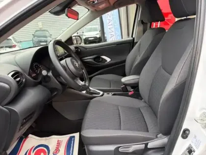 Photo 10 Toyota Yaris  116h Dynamic Business 5p + Programme Beyond Zero Academy MY22