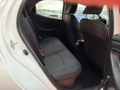 Photo 6 Toyota Yaris  116h Dynamic Business 5p + Programme Beyond Zero Academy MY22