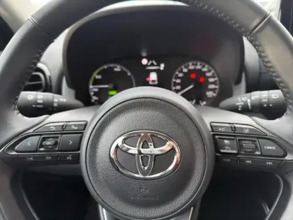 Photo 12 Toyota Yaris  116h Dynamic Business 5p + Programme Beyond Zero Academy MY22