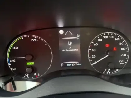 Photo 13 Toyota Yaris  116h Dynamic Business 5p + Programme Beyond Zero Academy MY22