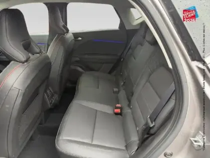 Photo 10 Renault Captur  1.6 E-Tech hybride 145ch Iconic