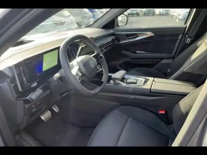 Photo 9 Renault Espace  1.2 E-Tech full hybrid 200ch esprit Alpine 7 places - 25