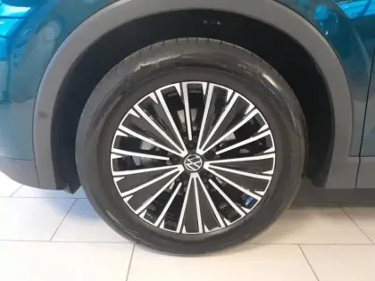 Photo 6 Volkswagen Tiguan  1.5 eTSI 150ch Elegance DSG7